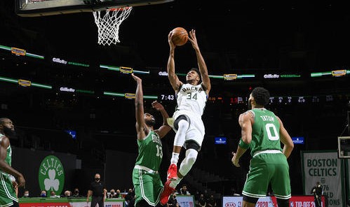  字母哥暴扣绝杀雄鹿险胜凯尔特人迎五连胜